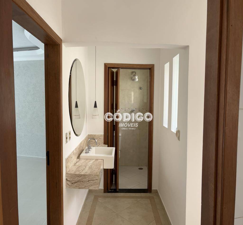 Casa à venda e aluguel com 3 quartos, 235m² - Foto 9