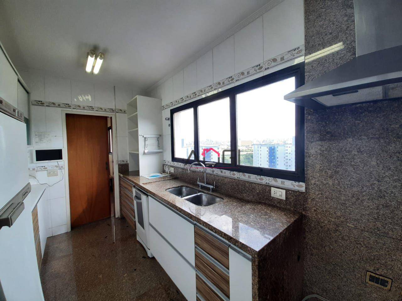 Apartamento à venda e aluguel com 4 quartos, 206m² - Foto 44