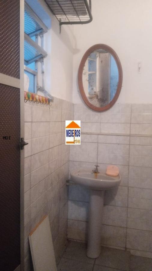 Casa à venda com 2 quartos, 200m² - Foto 18