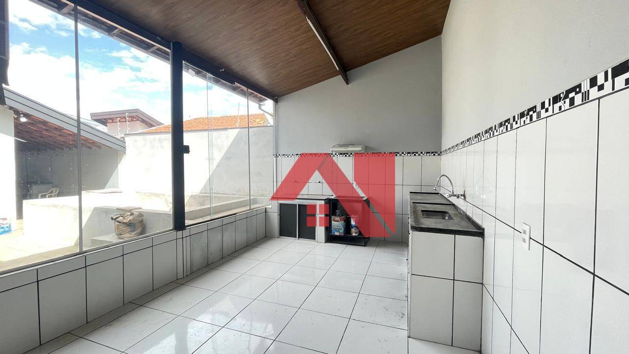 Casa à venda com 4 quartos, 177m² - Foto 18