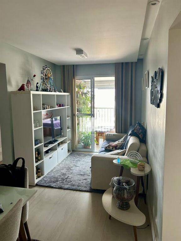 Apartamento à venda com 3 quartos, 72m² - Foto 2