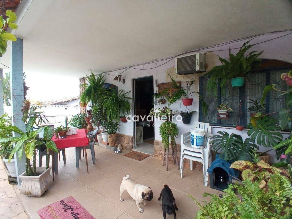Casa à venda com 4 quartos, 300m² - Foto 14