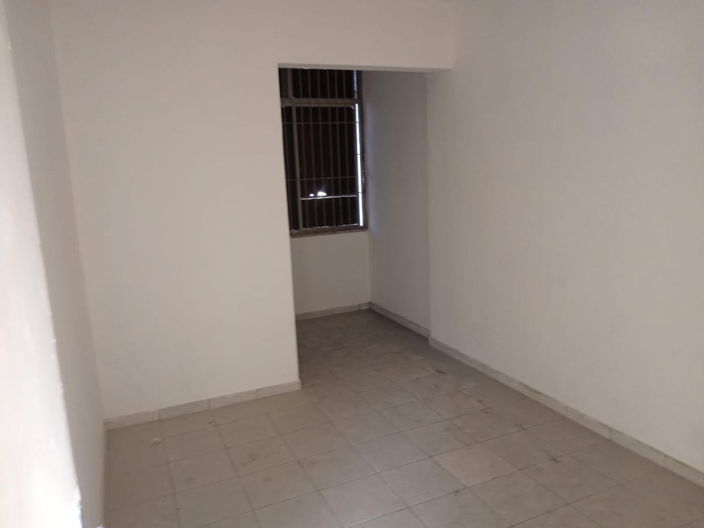 Apartamento à venda com 2 quartos, 70m² - Foto 4