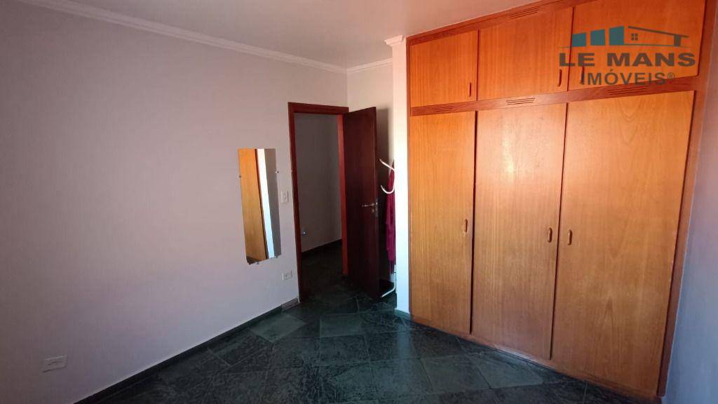 Casa à venda com 3 quartos, 247m² - Foto 8