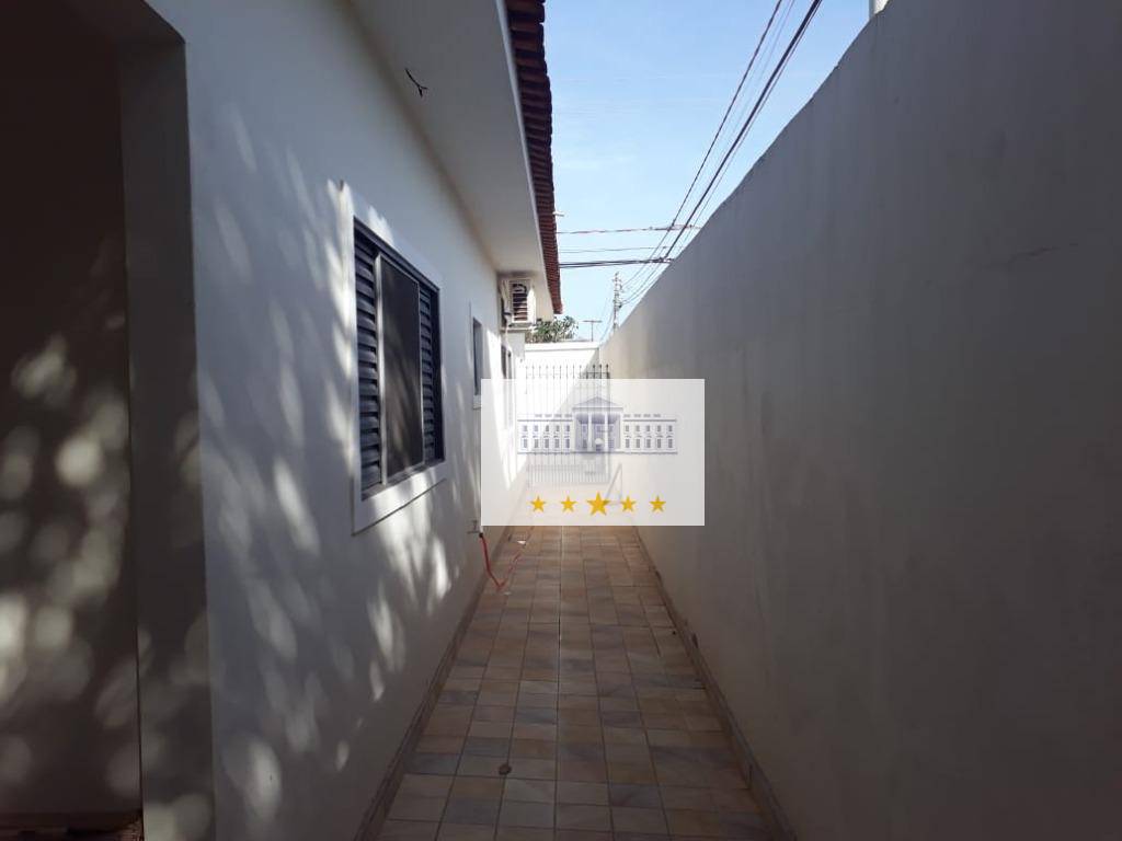 Casa à venda com 3 quartos, 209m² - Foto 5