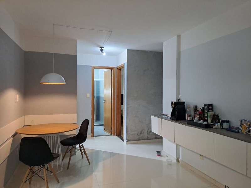 Apartamento à venda com 2 quartos, 62m² - Foto 2