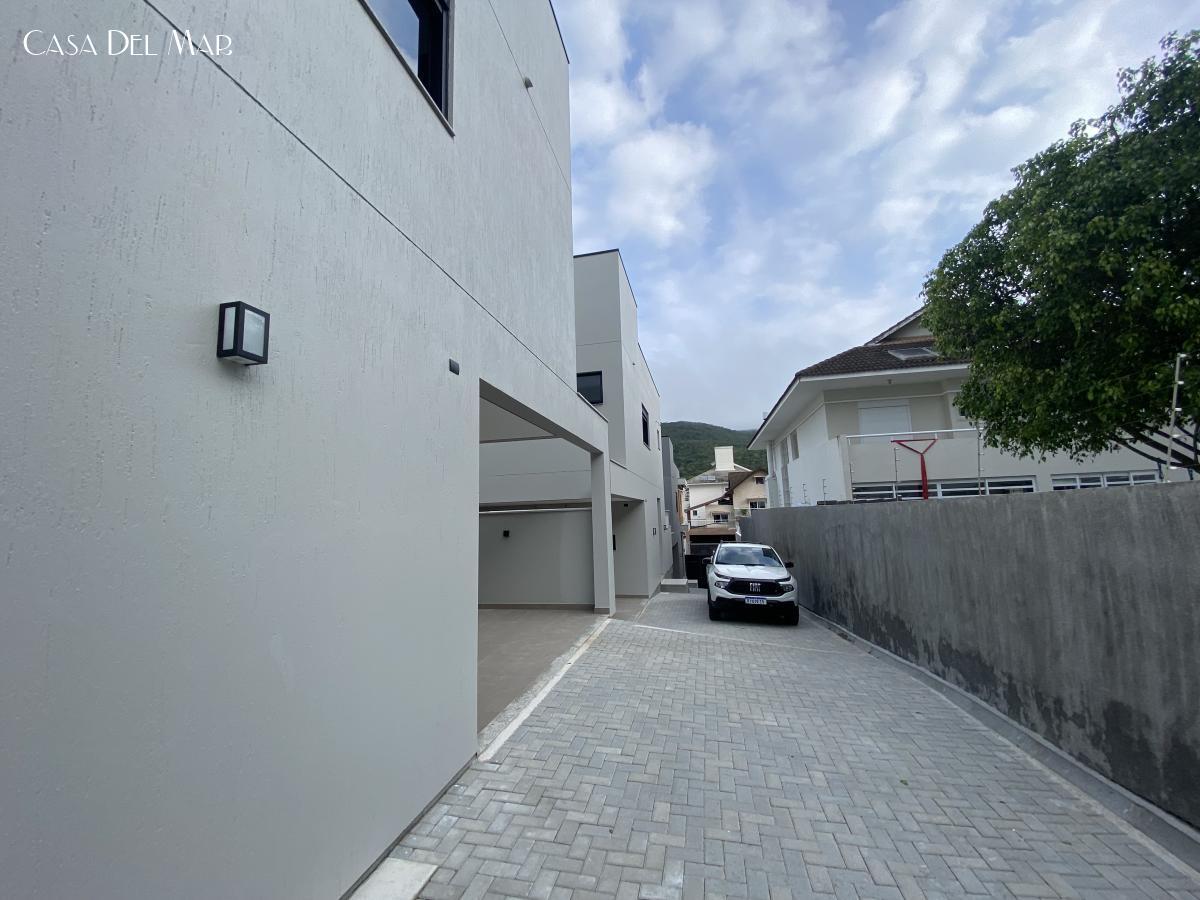 Casa à venda com 3 quartos, 220m² - Foto 4