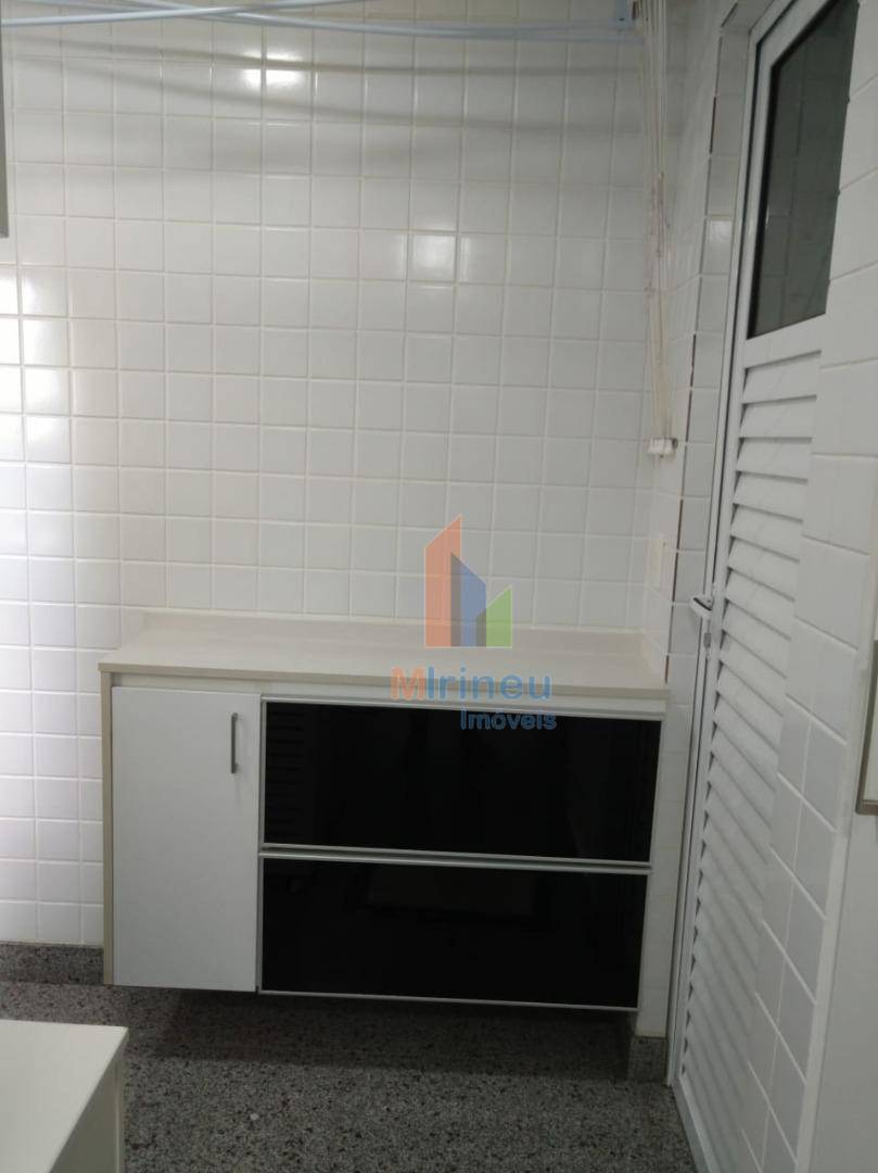 Apartamento à venda com 3 quartos, 134m² - Foto 12