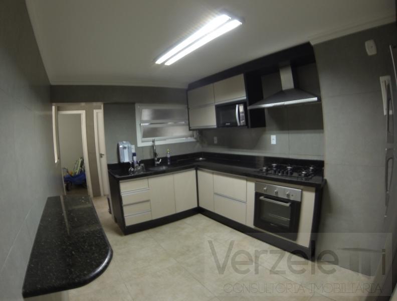 Apartamento à venda com 3 quartos, 140m² - Foto 17