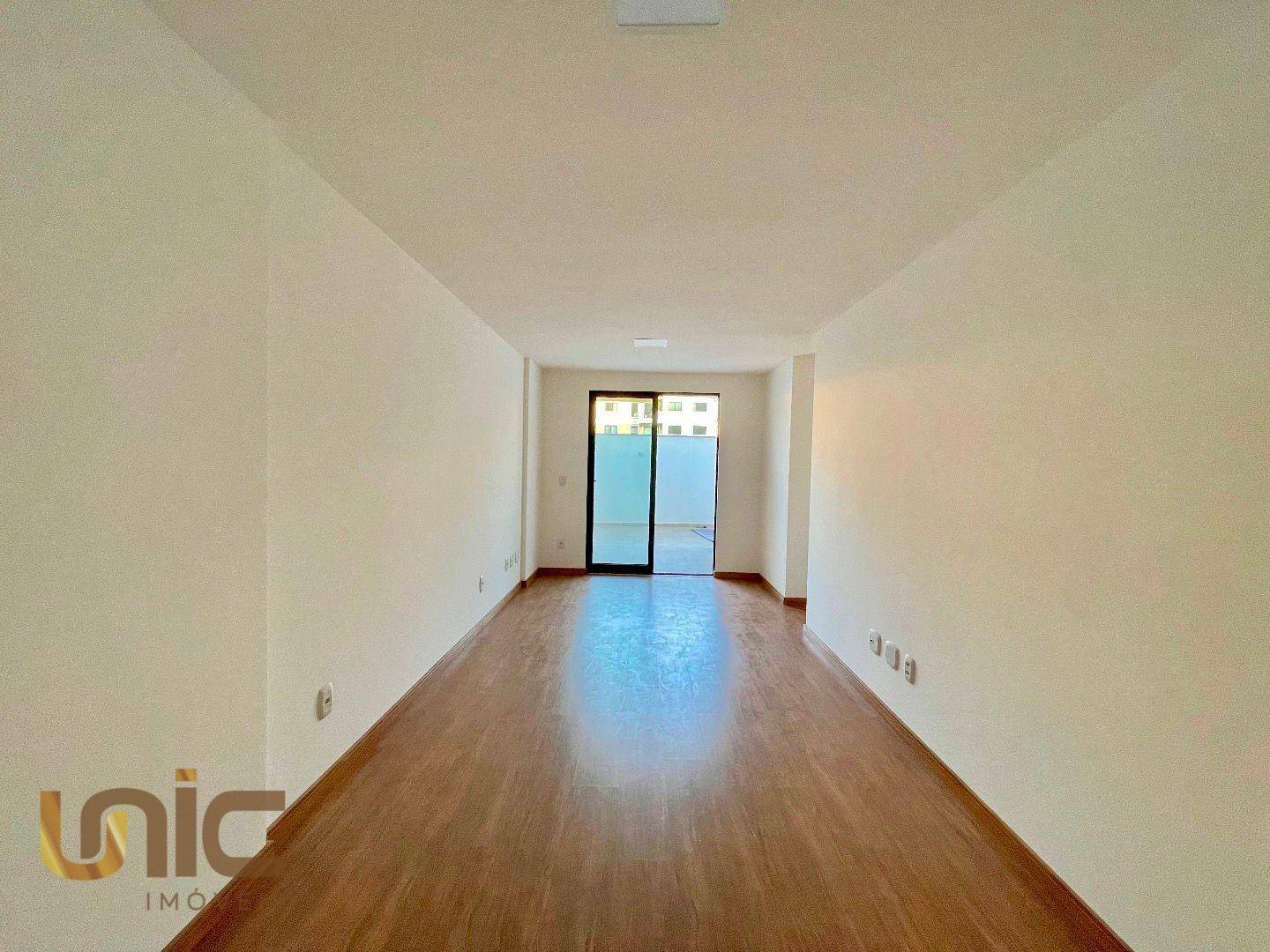 Apartamento à venda com 3 quartos, 130m² - Foto 2