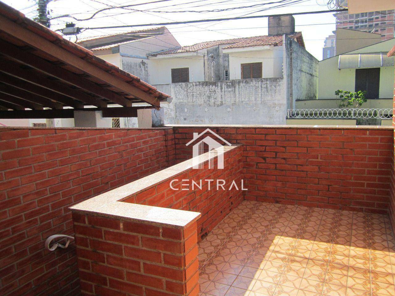 Casa para alugar com 6 quartos, 320m² - Foto 8