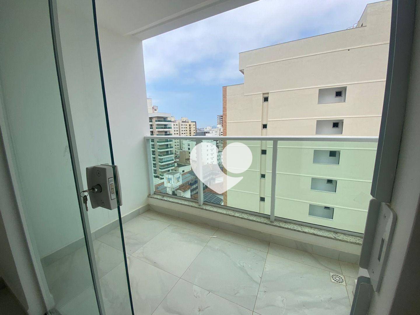 Apartamento à venda com 3 quartos, 99m² - Foto 4