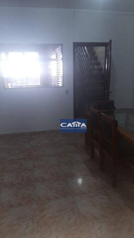 Sobrado à venda com 2 quartos, 260m² - Foto 4