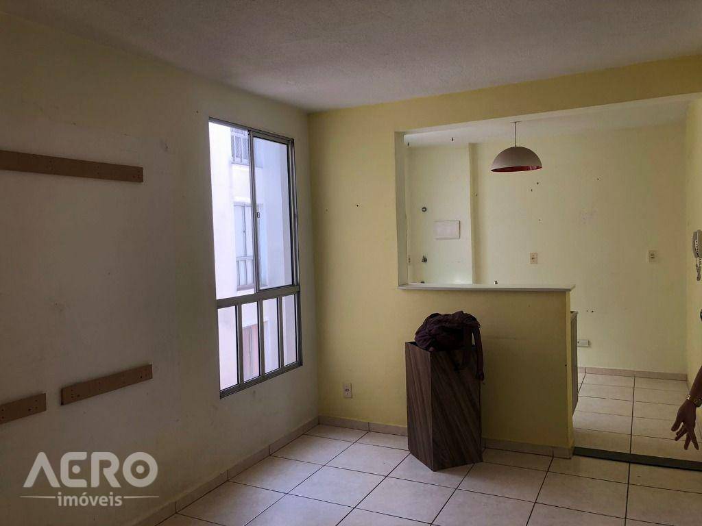 Apartamento à venda com 2 quartos, 47m² - Foto 3