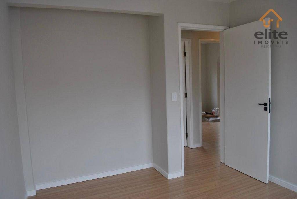 Apartamento à venda com 2 quartos, 63m² - Foto 2