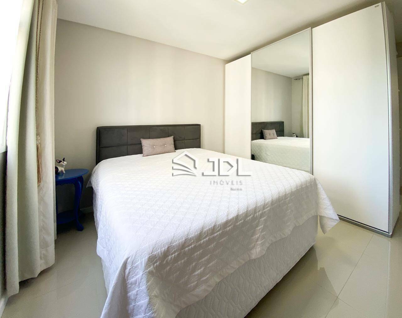 Apartamento à venda com 2 quartos, 61m² - Foto 15