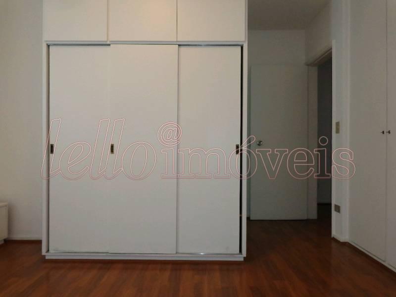 Apartamento para alugar com 3 quartos, 130m² - Foto 11