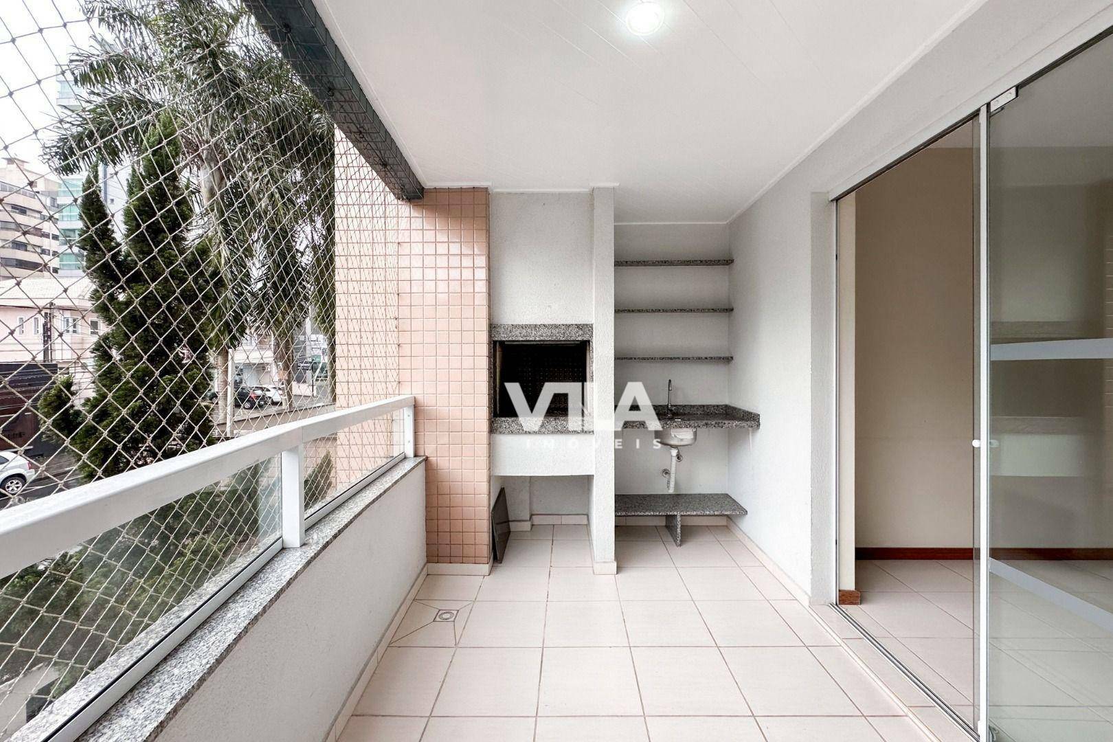 Apartamento à venda com 3 quartos, 110m² - Foto 1