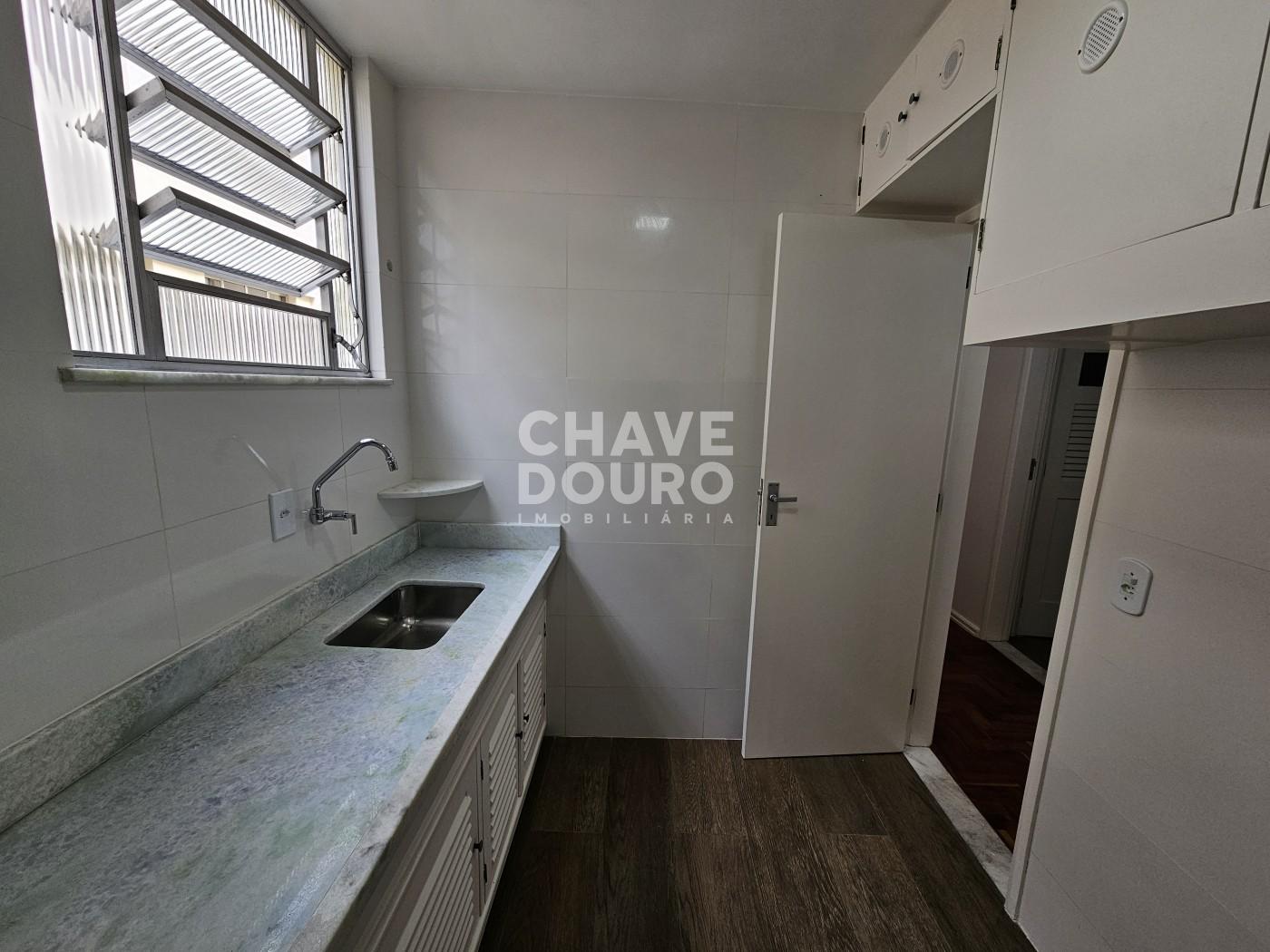 Apartamento à venda com 2 quartos, 55m² - Foto 17