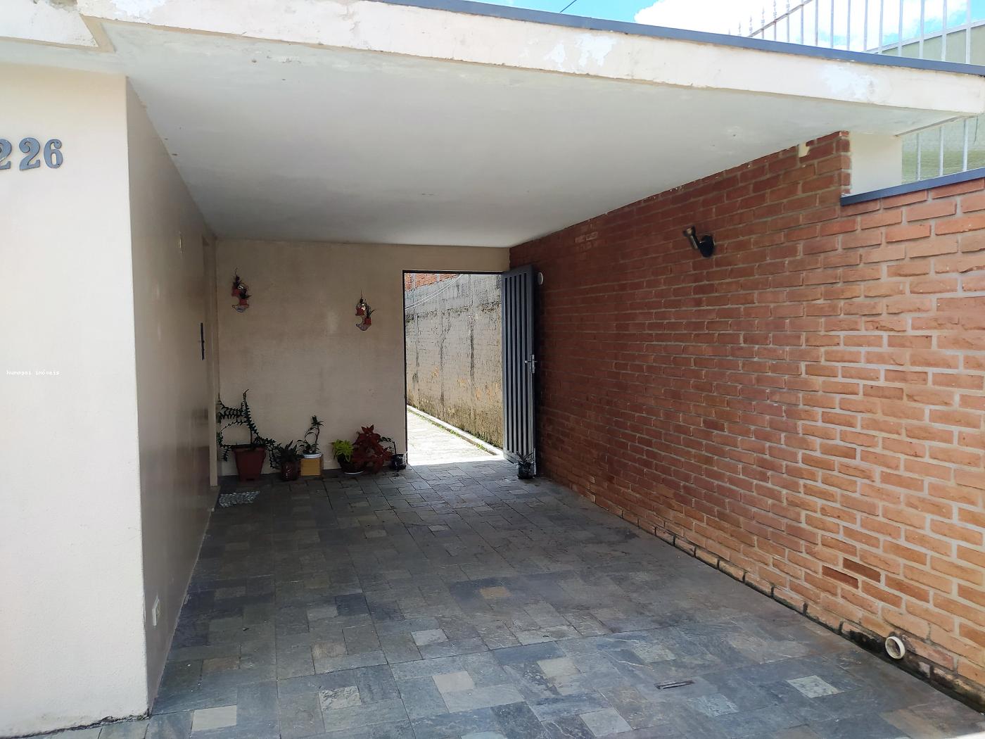 Casa à venda com 3 quartos, 300m² - Foto 3