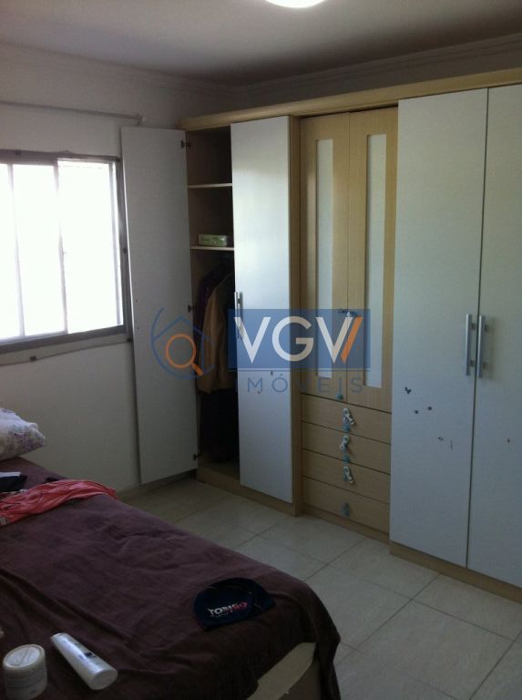 Casa à venda com 5 quartos, 200m² - Foto 6