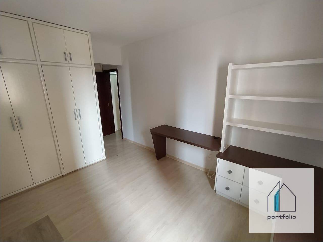 Apartamento à venda com 4 quartos, 208m² - Foto 12