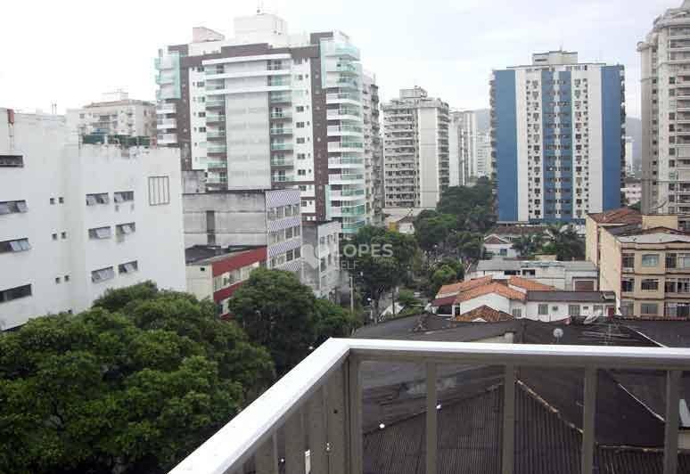 Apartamento à venda com 2 quartos, 82m² - Foto 2