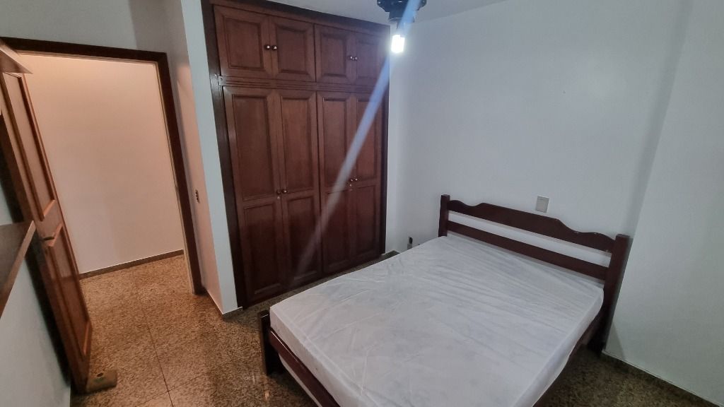 Apartamento à venda com 3 quartos, 140m² - Foto 19