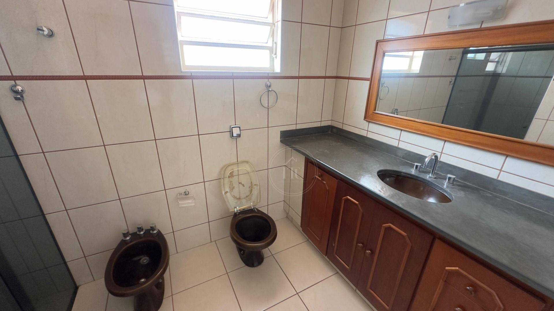 Casa de Condomínio para alugar com 3 quartos, 250m² - Foto 15