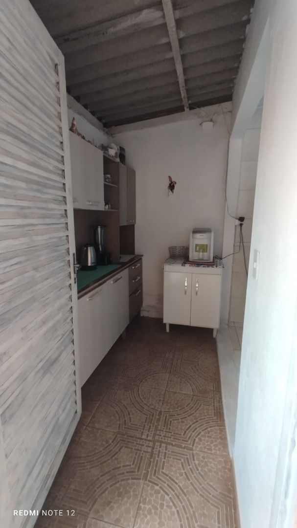 Casa à venda com 5 quartos, 200m² - Foto 17