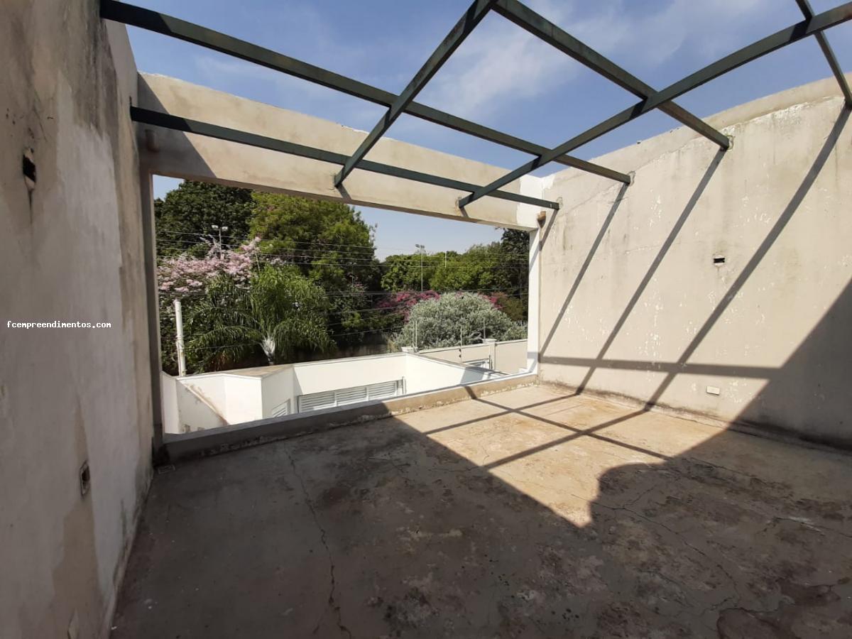 Sobrado à venda com 4 quartos, 320m² - Foto 2