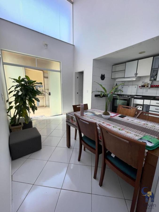 Casa à venda com 4 quartos, 220m² - Foto 10