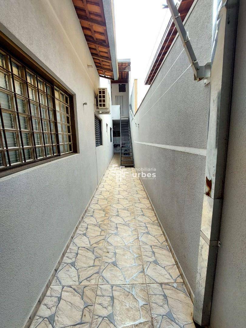 Casa para alugar com 3 quartos, 169m² - Foto 13