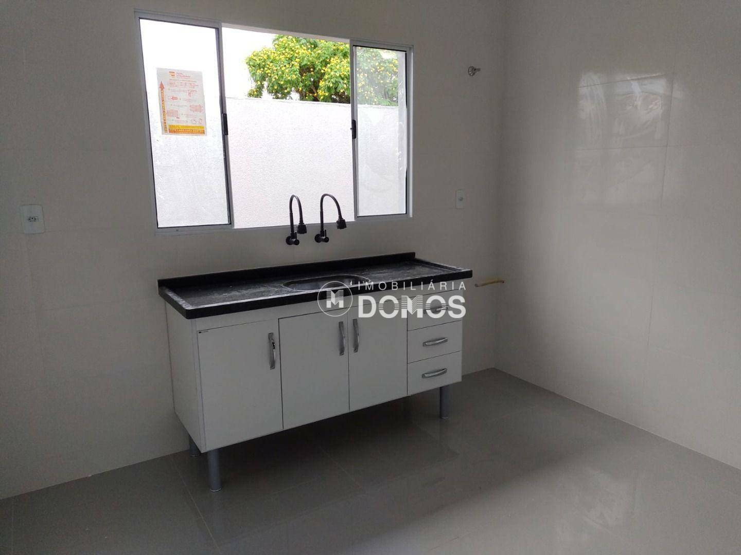 Casa à venda com 2 quartos, 80m² - Foto 4