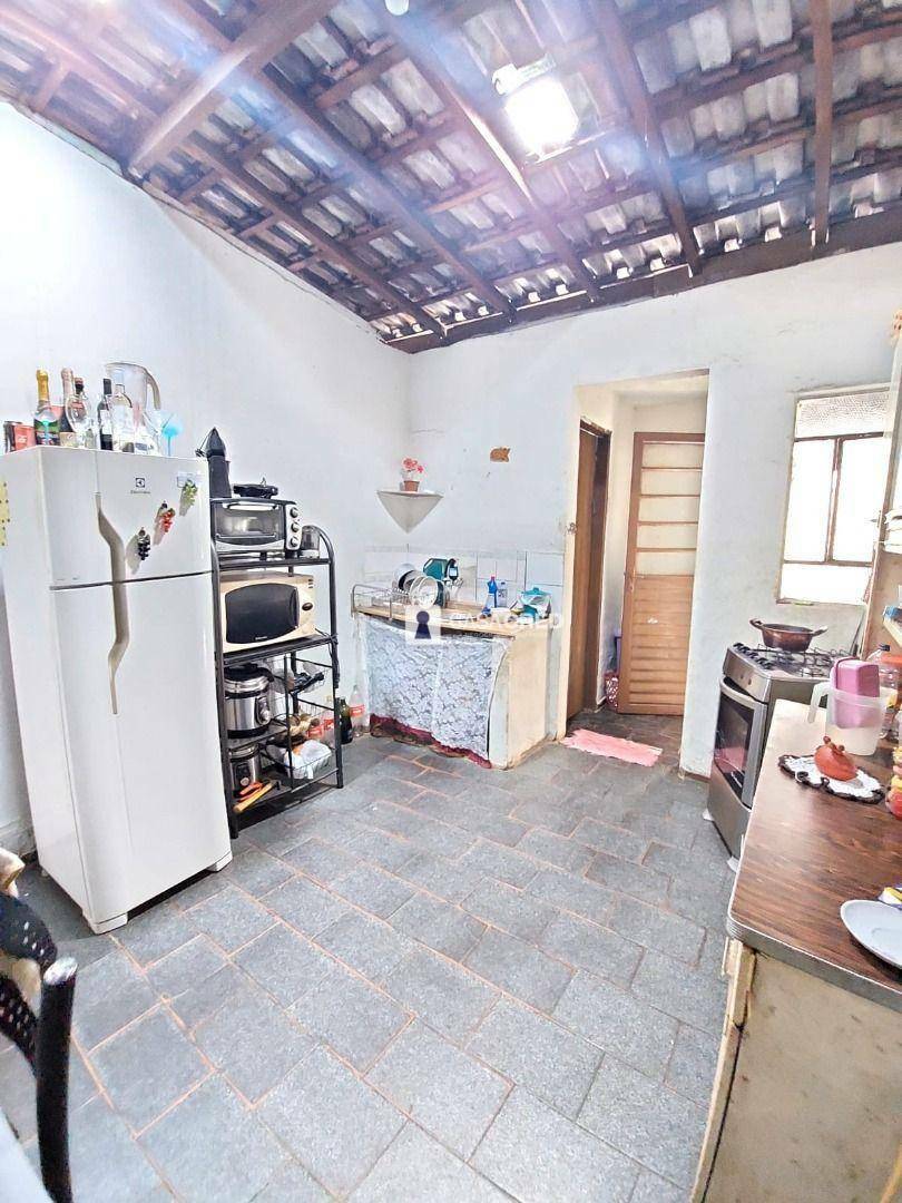 Casa à venda com 2 quartos, 50m² - Foto 3