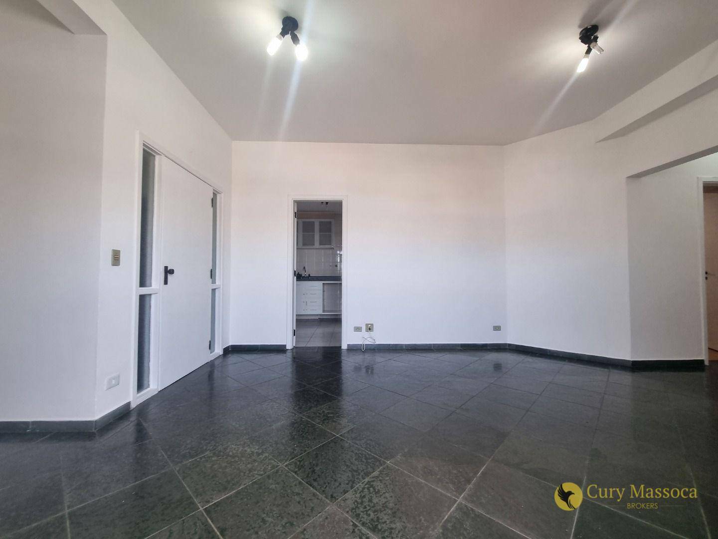 Apartamento para alugar com 3 quartos, 95m² - Foto 11