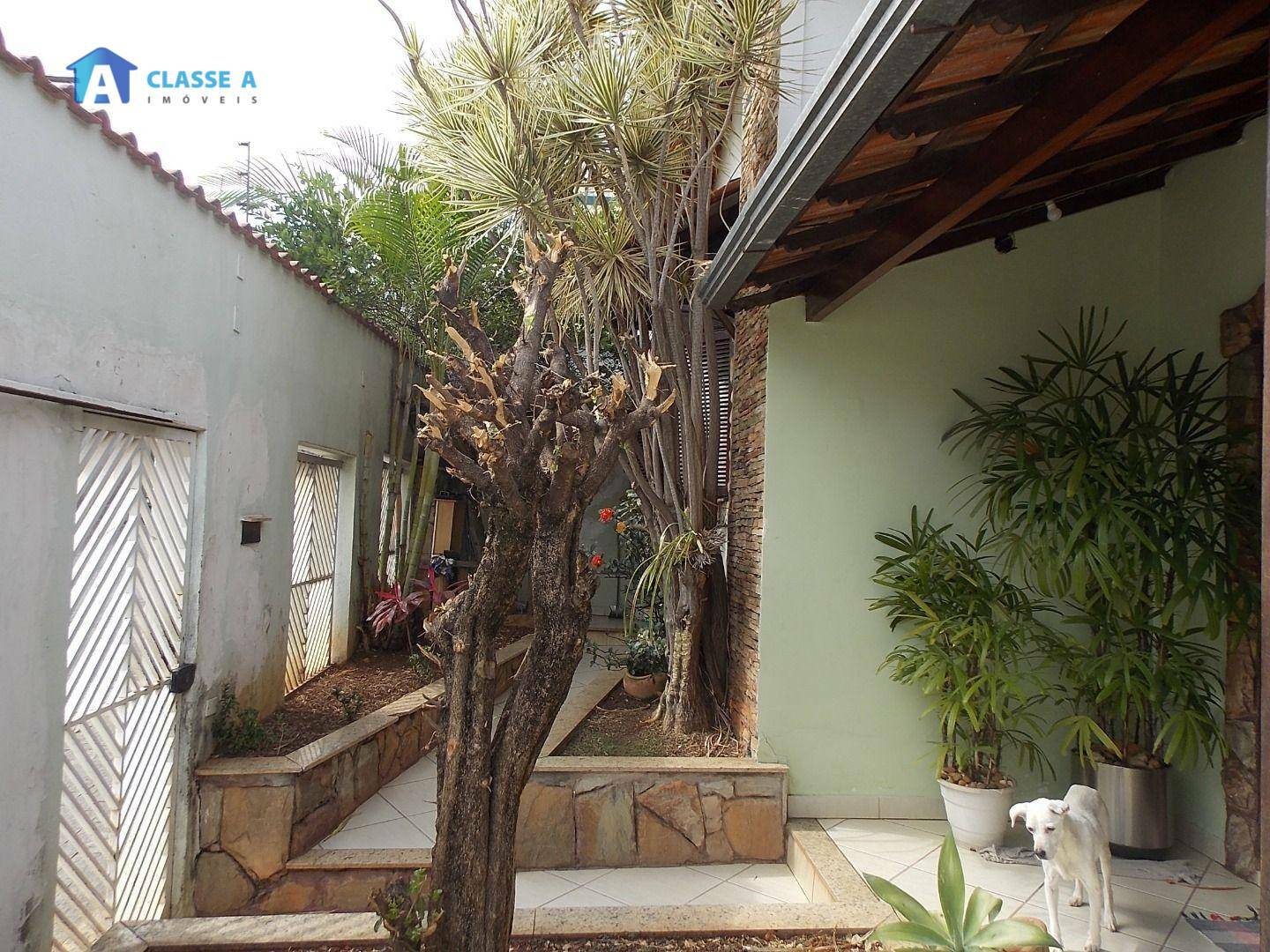 Casa à venda com 4 quartos, 300m² - Foto 37