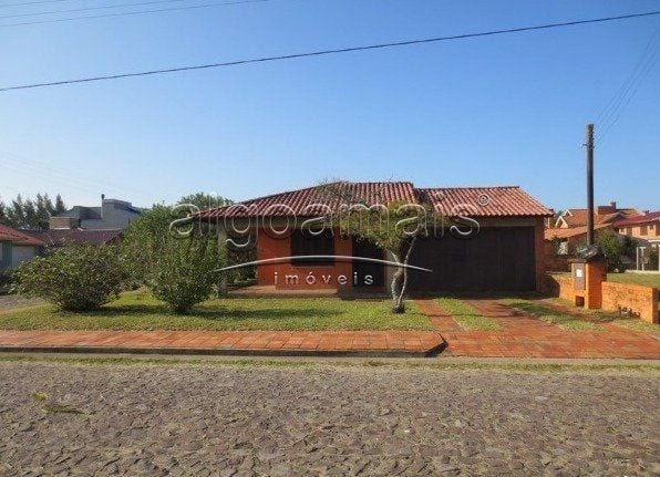 Casa à venda com 3 quartos, 154m² - Foto 1