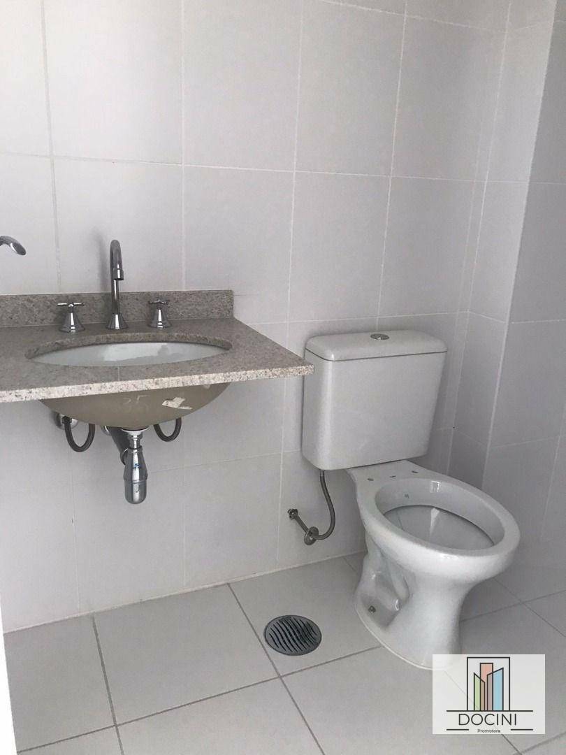 Apartamento à venda com 2 quartos, 70m² - Foto 17