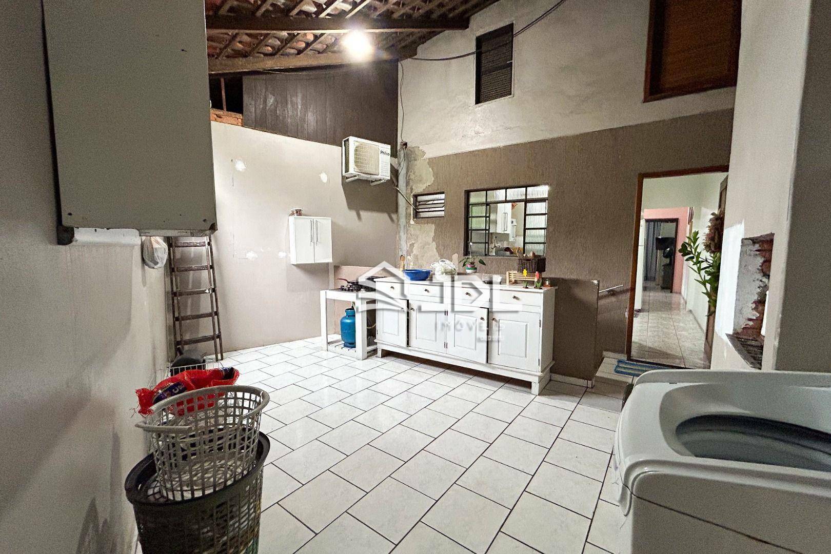 Casa à venda com 7 quartos, 400m² - Foto 13