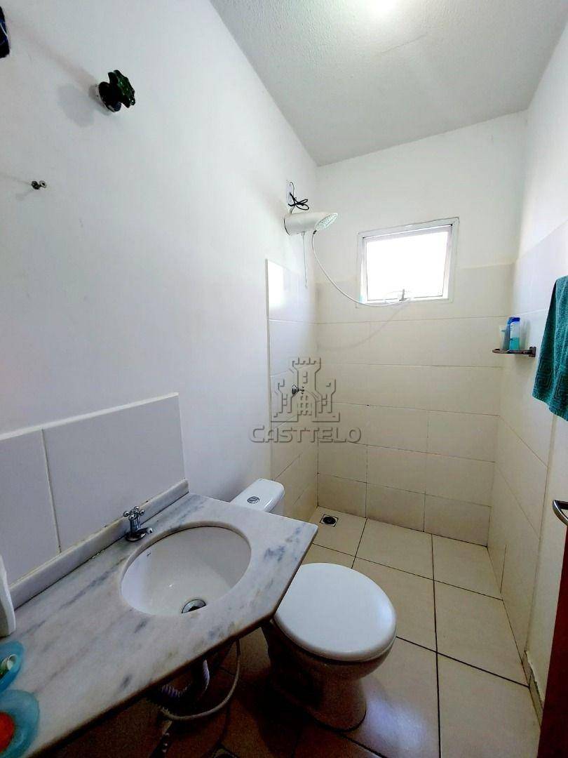 Casa à venda com 2 quartos, 54m² - Foto 7