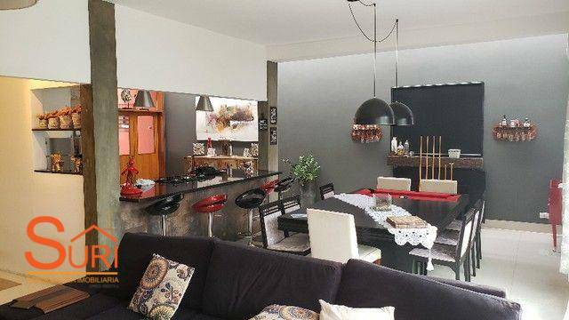 Casa à venda com 3 quartos, 231m² - Foto 8