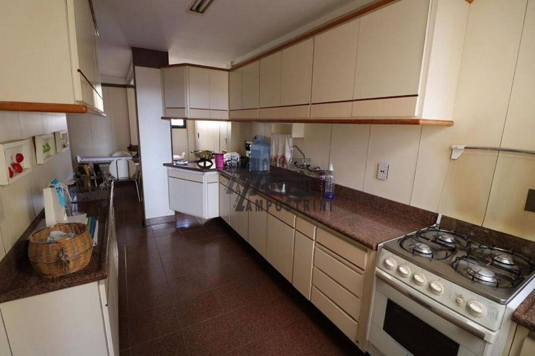 Apartamento à venda com 3 quartos, 220m² - Foto 11