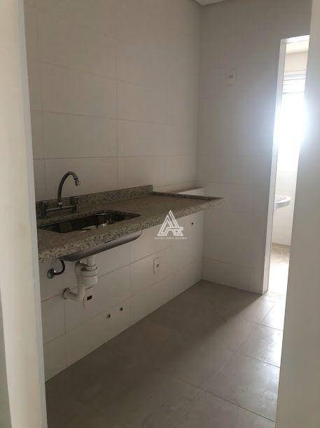 Apartamento à venda com 3 quartos, 77m² - Foto 1