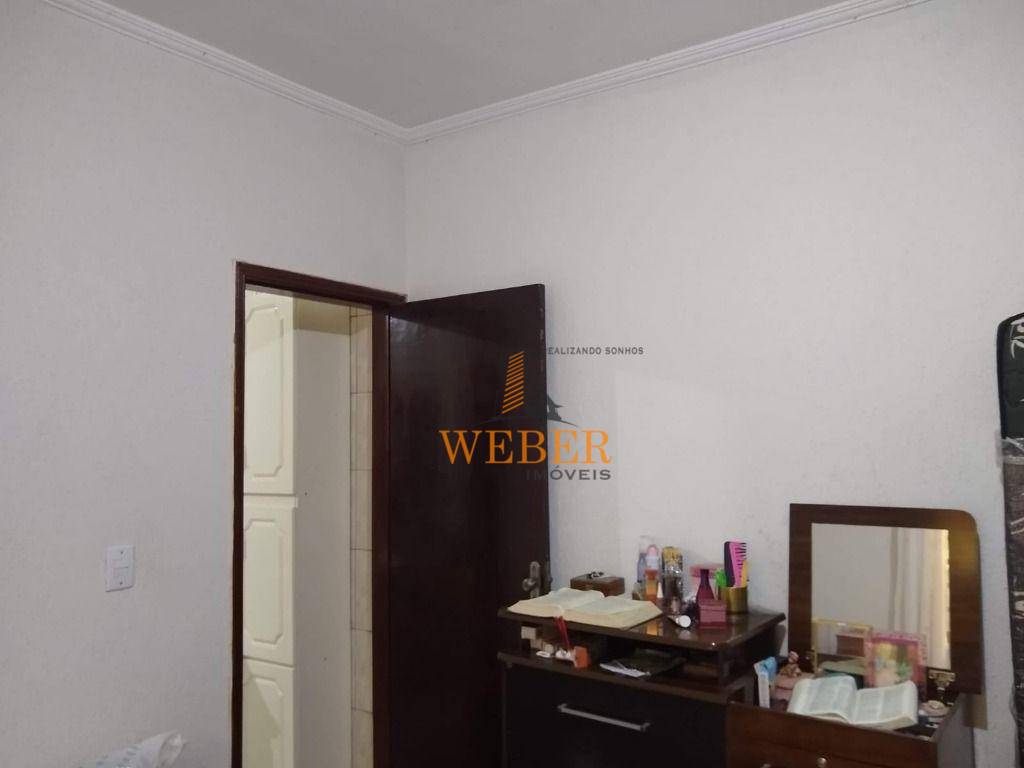 Casa à venda com 2 quartos, 110m² - Foto 3