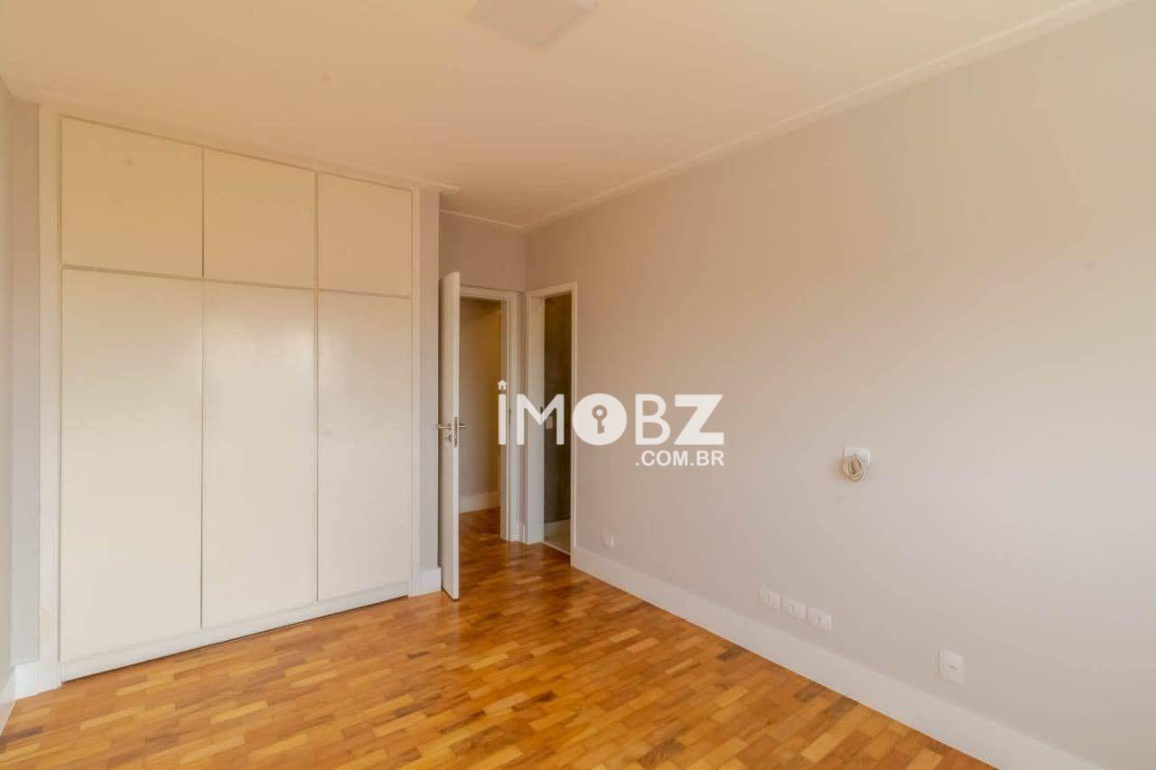 Apartamento à venda com 4 quartos, 221m² - Foto 4