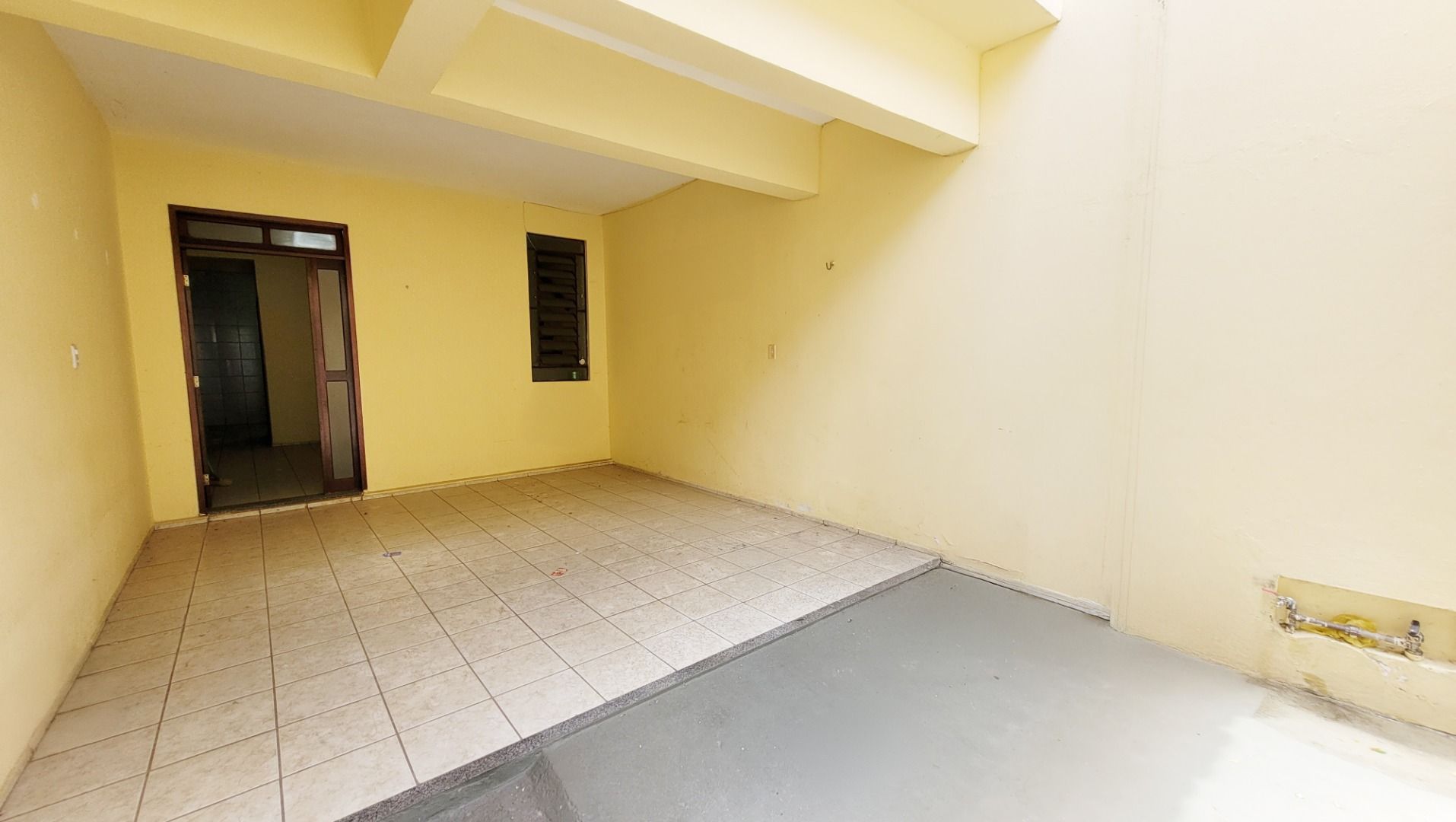 Casa para alugar com 3 quartos, 160m² - Foto 2