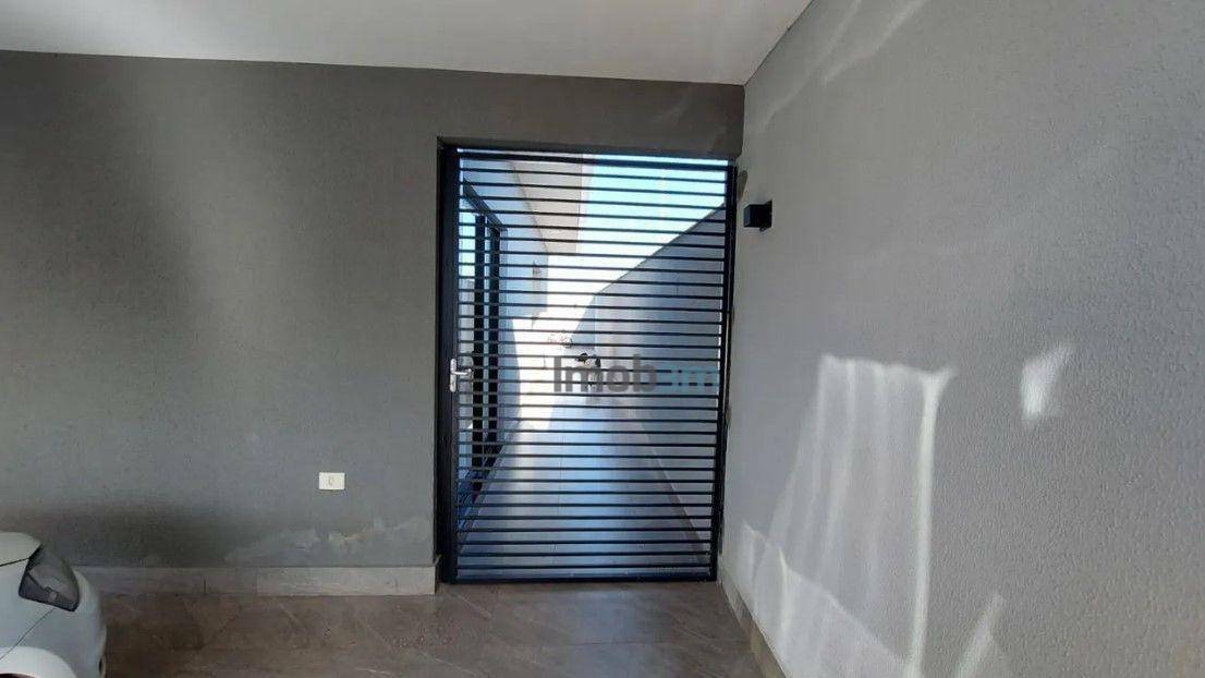 Casa à venda com 3 quartos, 200m² - Foto 2