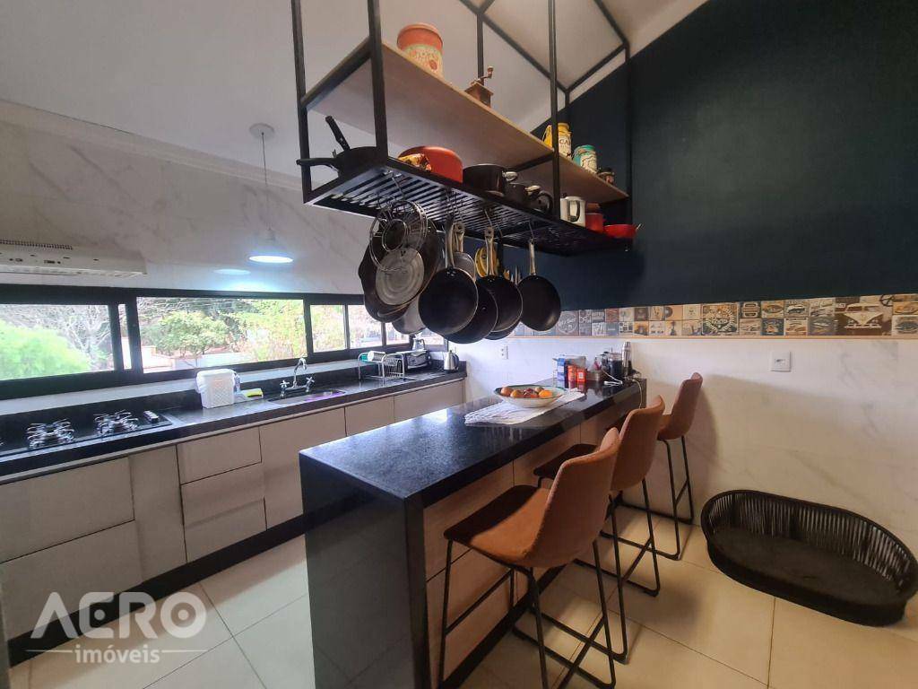 Casa de Condomínio à venda com 3 quartos, 209m² - Foto 12