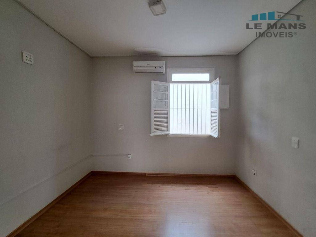 Casa para alugar com 1 quarto, 245m² - Foto 11